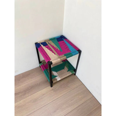 Table d'appoint Mid-Century tissée à la main à deux niveaux | Table de bout en rotin tissé | Table d'appoint en bois massif | Table de chevet à deux niveaux pour le salon et la chambre à coucher