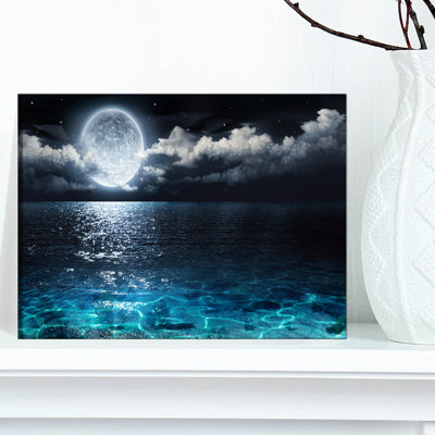 Pleine lune romantique au-dessus de la mer - impression