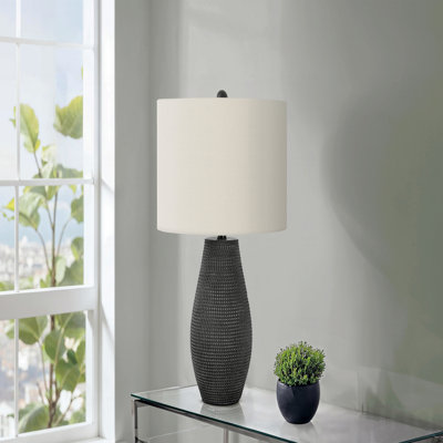 Lampe de table - 24 po de hauteur, résine noire, ivoire et abat-jour crème