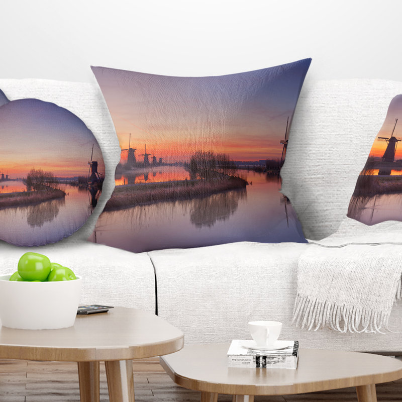 Dutch Windmills Panorama - coussin abstrait imprimé, 16 po x 16 po, Coussin décoratif
