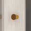 Garde-robe d'angle en L avec 4 portes, tringle et tablettes, armoire de rangement peu encombrante pour la chambre à coucher