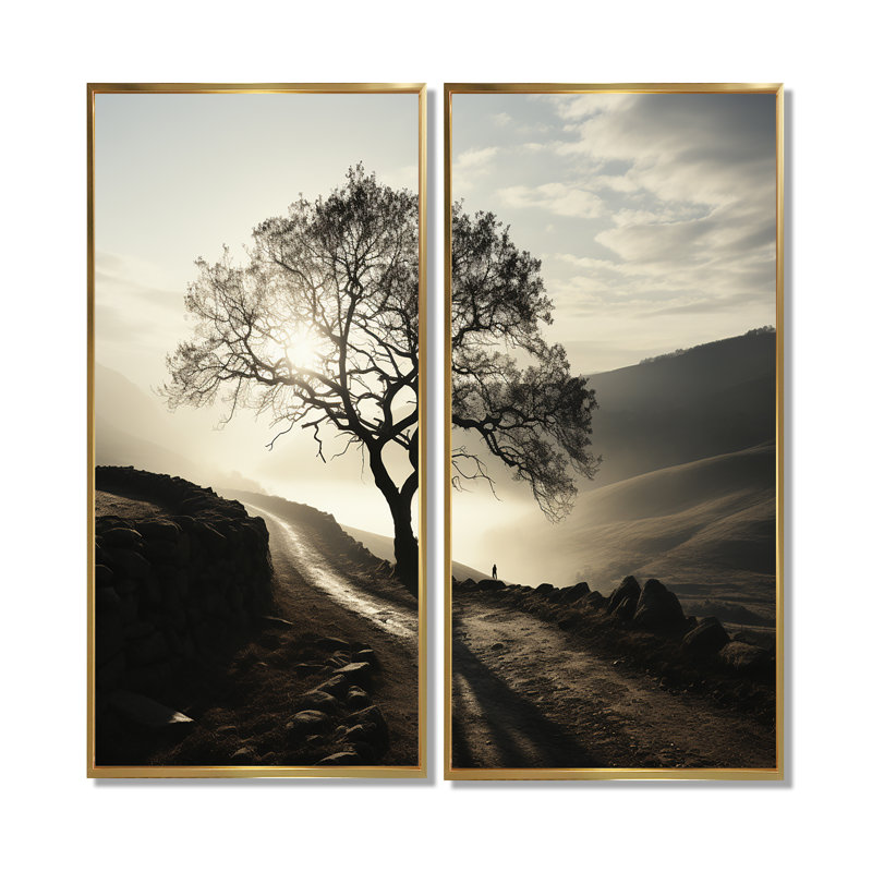 Mysterious Misty Mountain Morning III - art mural moderne noir, 32" H x 32" W, Impression encadrée flottante, Gold