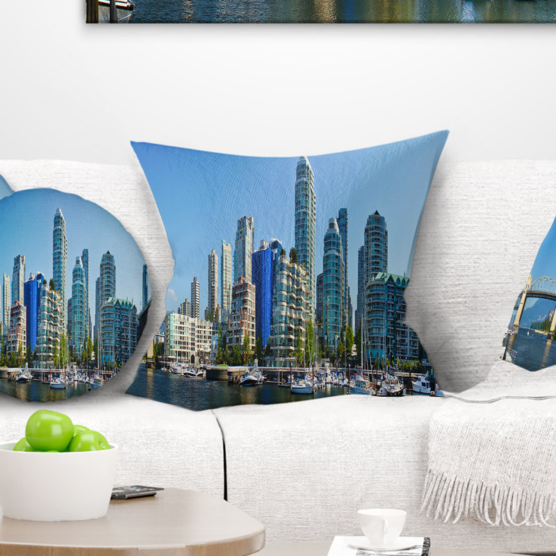 Belle vue de Vancouver - Coussin imprimé paysage urbain, 18 po x 18 po, Coussin décoratif