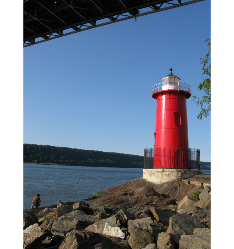 Petit phare rouge de New York, H 18 po x l 14 po
