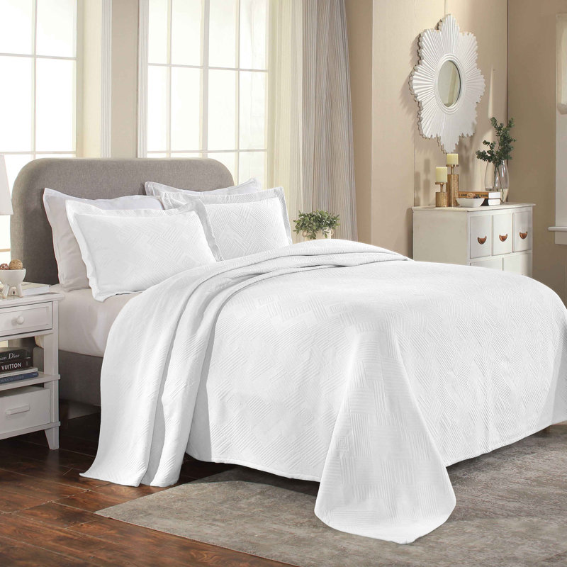 Scotia 100% Cotton All-Season Geometric Fret Jacquard Matelasse Bedspread/Coverlet Set, Full Bedspread + 2 Shams, White