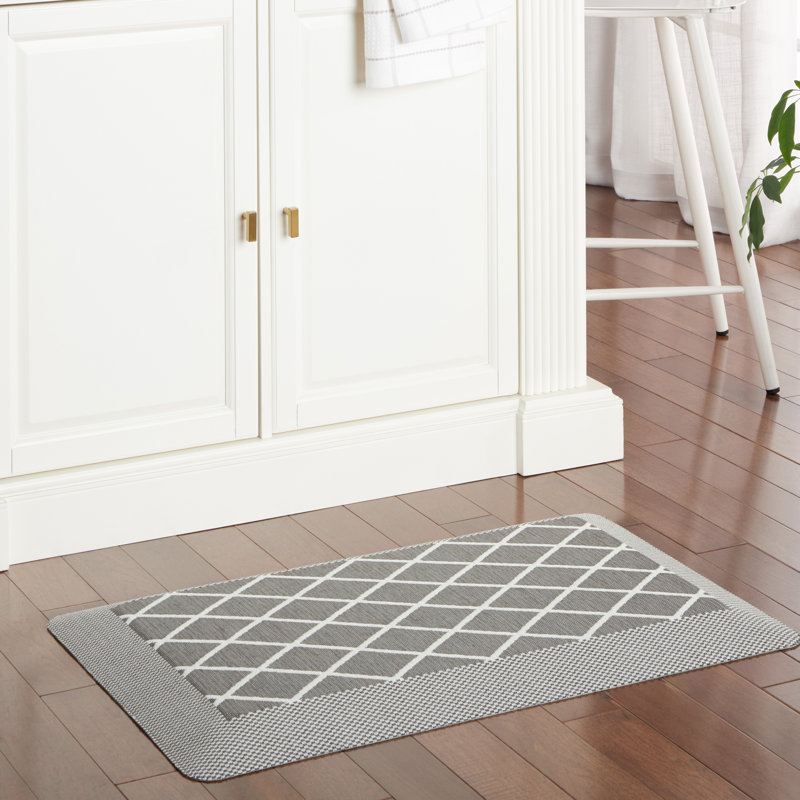 Tapis de cuisine Martha Stewart, Rectangle 1 pi 7,6 po x 2 pi 8 po, Gris clair