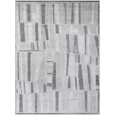 Area Rug in Black/Gray/White