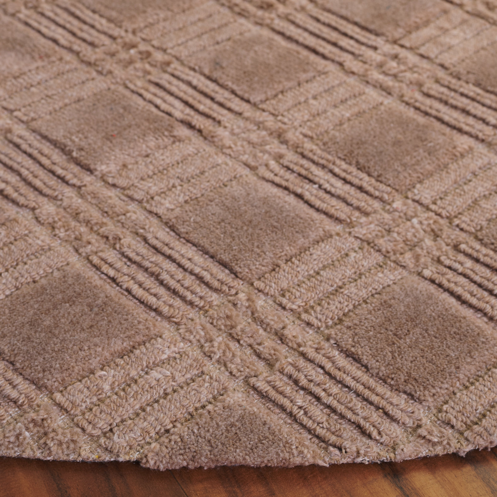 Hand-Loomed Plaid Performance Rug, Round 6'