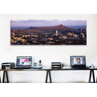 «Honolulu, Oahu, Hawaii 2010» par Panoramic Images, reproduction de photo sur toile