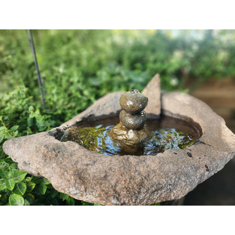 Fontaine à galets rustique à deux piles