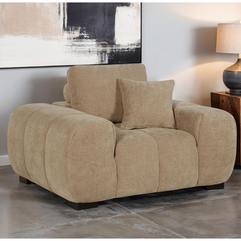 Chaise d'appoint rembourrée avec accoudoirs en chameau