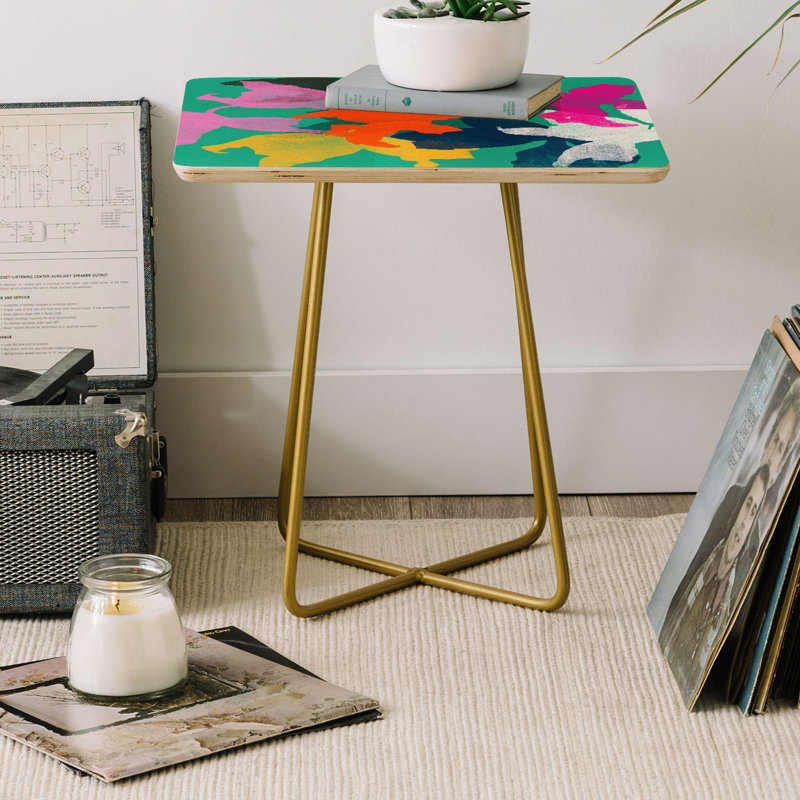 Table de bout à pieds croisés
