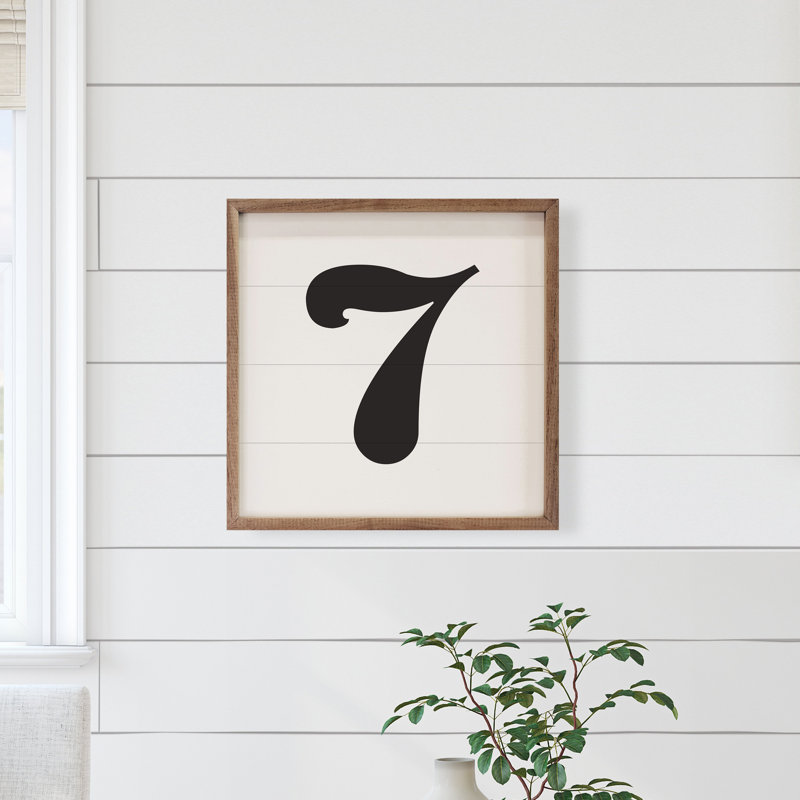 Square Classic Number Seven White