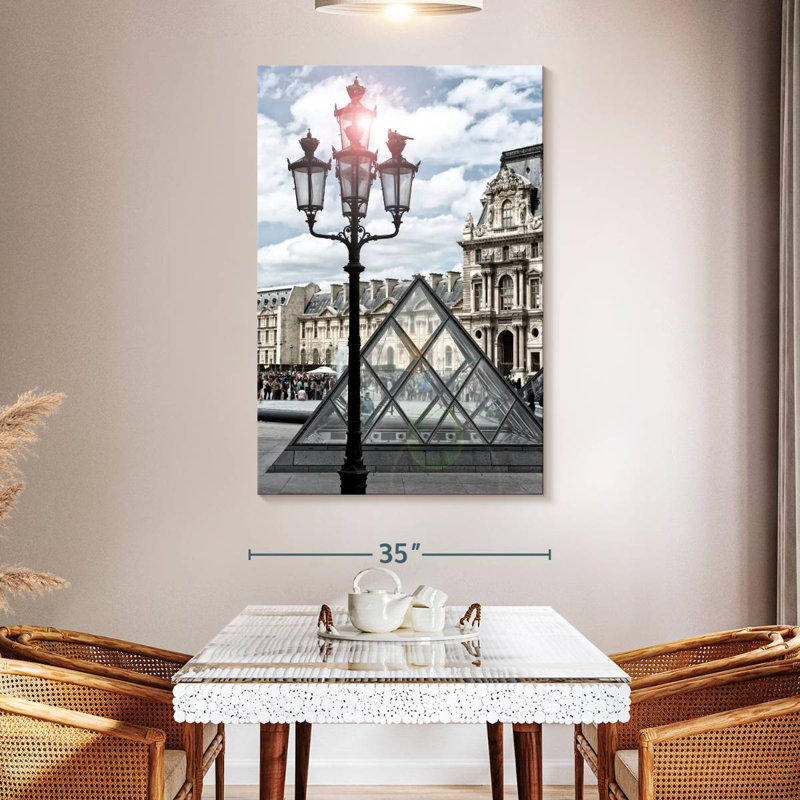 Petite pyramide Aime, H 51 po x l 34 po