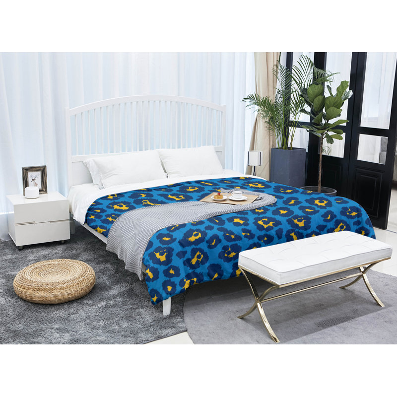 Polyester Animal Print Comforter, Queen Comforter, Blue/Black/Yellow