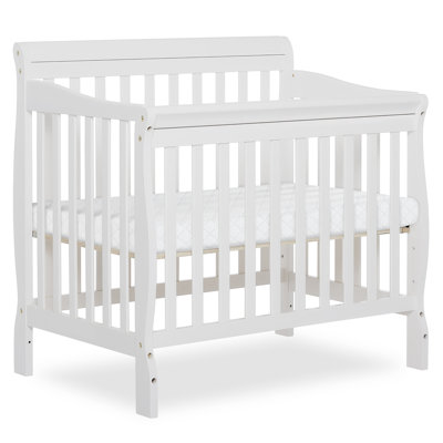 Sleigh Crib 3-in-1 Convertible Crib