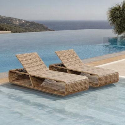 Outdoor Wicker Chaise Lounge
