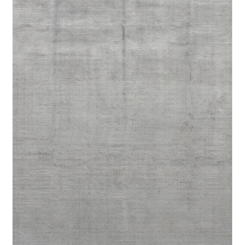 Simplicity Chic Solid Area Rug in Gray/Silver