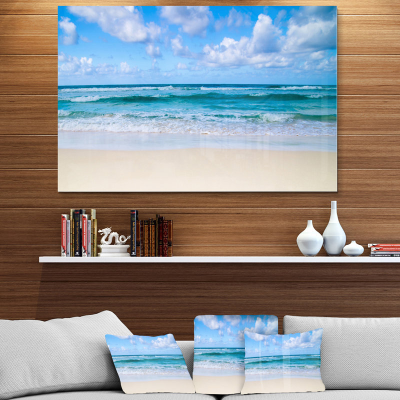 Serene Blue Tropical Beach - Photographie sur toile tendue, Métal métal, H 34 po x l 44 po x P 1,5 po