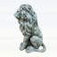 Statue de lion assis en oxyde de magnésium, résistante aux intempéries et finement détaillée, pour la décoration de jardin extérieur.