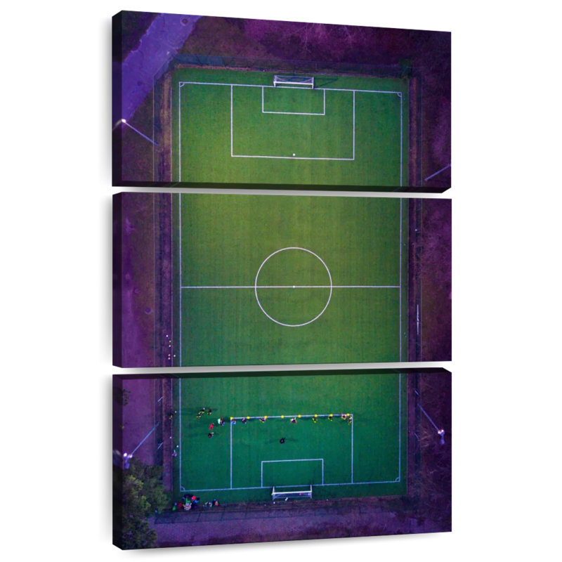 Stade de soccer Sireci vu d'en haut, H 38 po x l 24 po