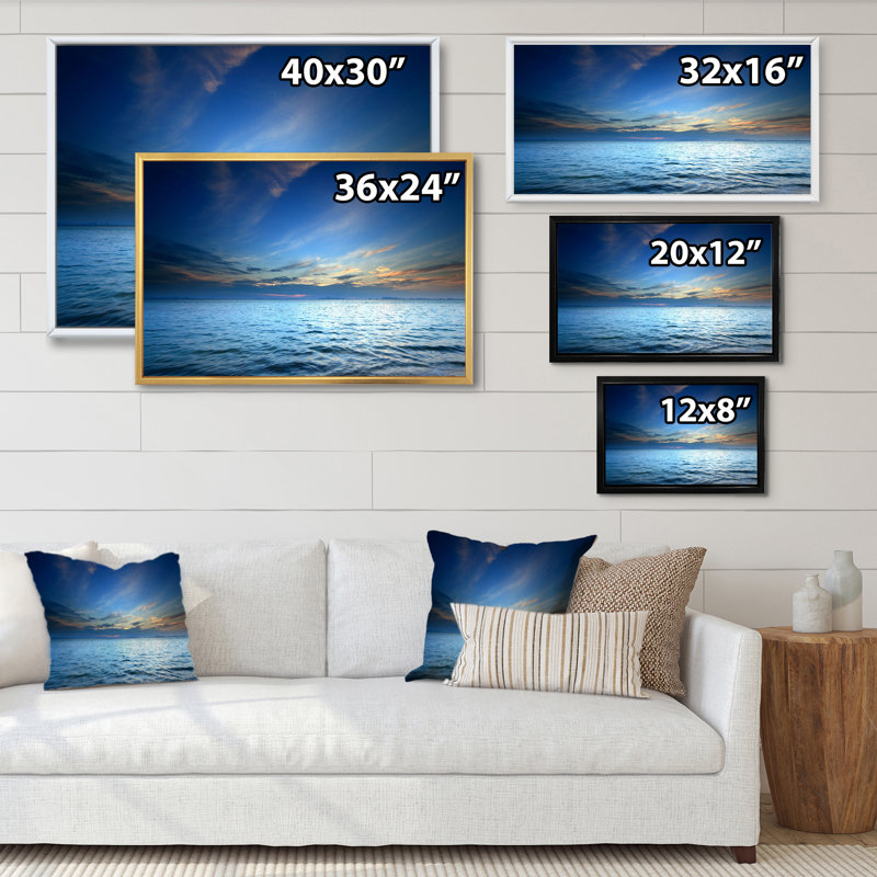 «Dramatic Tropical Sunset Sky II», peinture sur toile, H 16 po x l 32 po x P 1 po, Cadre flottant noir