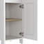 Armoire à linge avec deux tablettes ouvertes et une porte en chêne clair et blanc