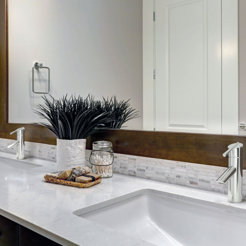 Single-Hole Single-handle Bathroom Faucet with Drain Assembly, Polished Chrome