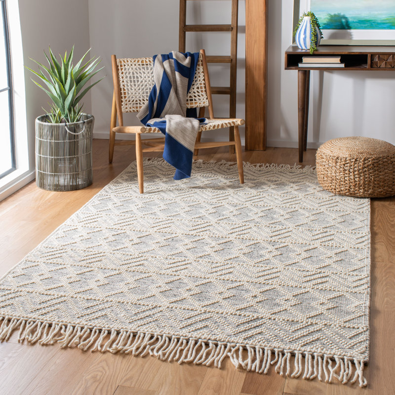Natura Hand Loomed Wool/Cotton Southwestern Rug in Beige, Rectangle 8' x 10'