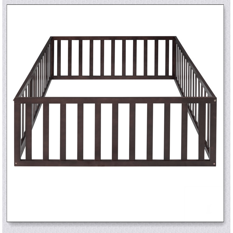 Structure de lit de jour en bois avec clôture