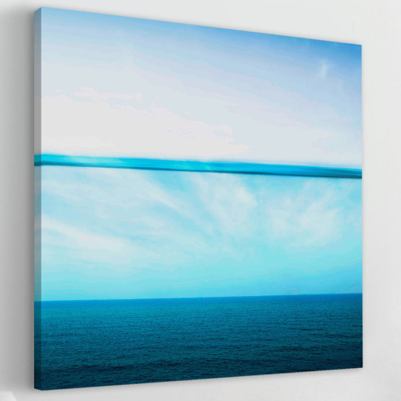 « serene » par parvez taj,-reproduction de photo sur toile tendue, H 32 po x l 32 po x P 1,5 po