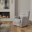 Fauteuil relevable moelleux en tissu colombe Lucie