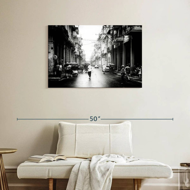 Ravi Cuba Fuerte - Old Havana Street BW, H 24 po x l 36 po