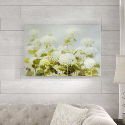 "White Hydrangea Garden" par Danhui Nai, impression sur toile tendue