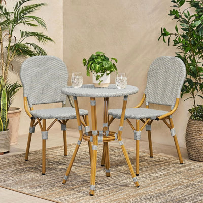 Chic d'extérieur français: aluminium et pour un élégant siège de jardin gracieux avec pieds et dossier