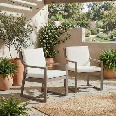 Chaises d'extérieur en bois durable pour le confort du patio et du jardin