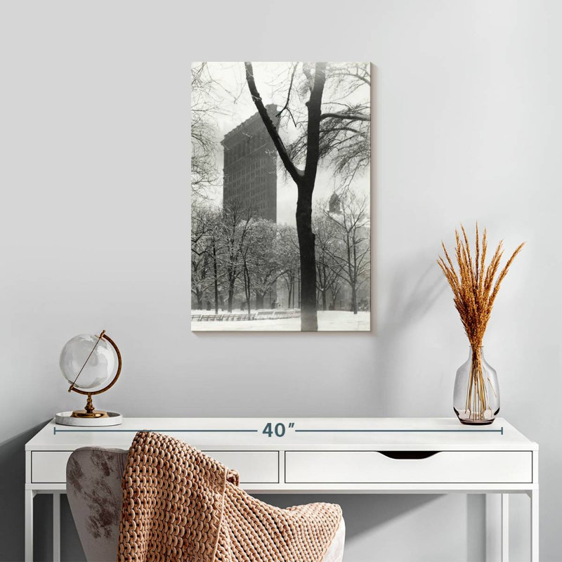 Aime The Flatiron 1903, 24" H x 16" W