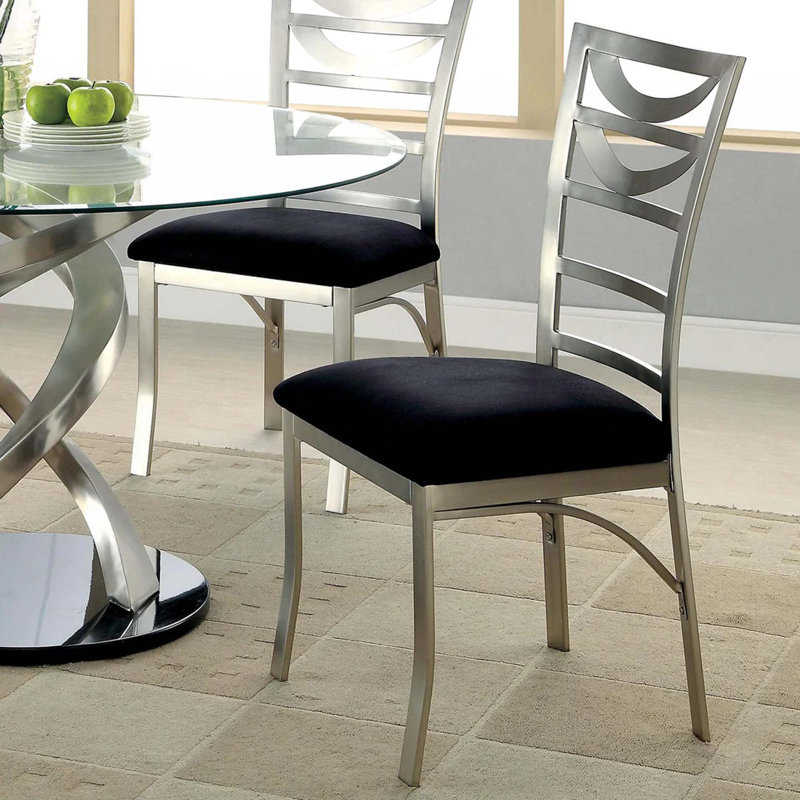 Ensemble de 2 chaises d'appoint noires en microfibre et métal argentées