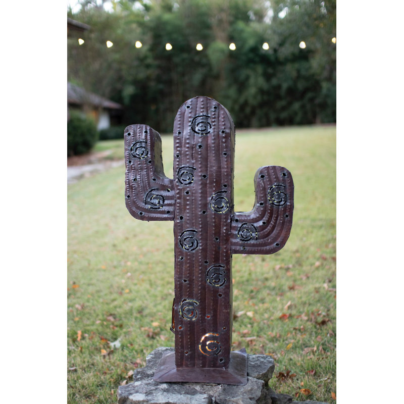  Piquet de jardin en fer cactus - 36 po de hauteur, H 36 po x l 12 po x P 22 po, Métal recyclé / fer recyclé