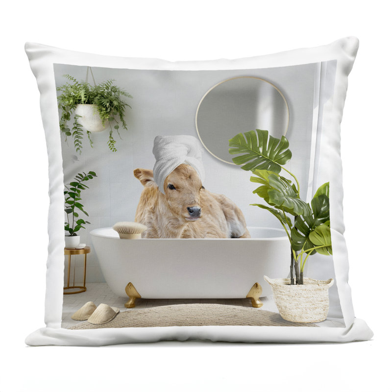 Coussin d'extérieur imprimé Pampered Cow in Bath Design by CAD Designs
