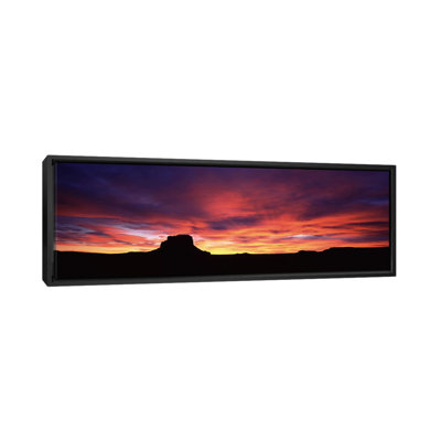 «Buttes at Sunset, Chaco Culture National Historic Park, New Mexico», reproduction de photo sur toile