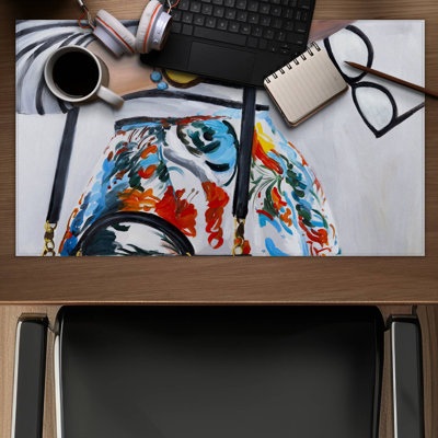 Fashionable woman with glasses - 14.00"x24.25" Desk mat