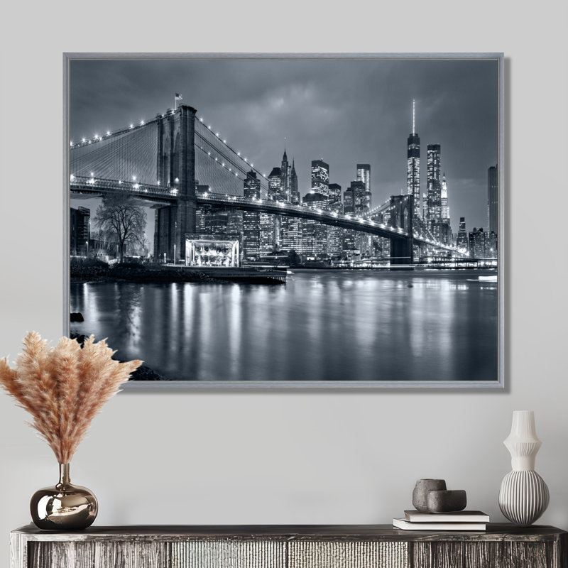Panorama de la ville de New York la nuit, photographie sur métal, H 16 po x l 32 po, Reproduction avec cadre flottant