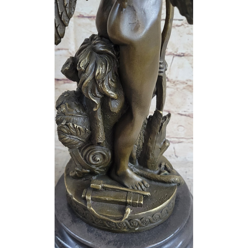 Kaissen Figurines & Sculptures