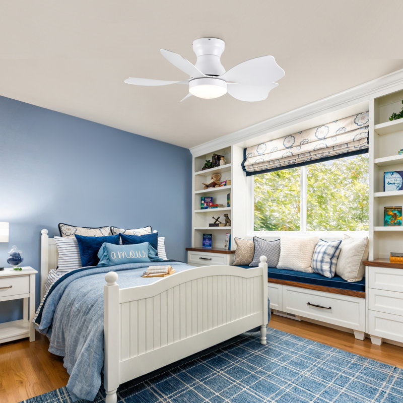 Ventilateur de plafond encastré blanc 30 po avec éclairage, ventilateur de plafond à 5 pales à profil bas, moteur à courant continu, réversible à 6 vitesses, télécommande, DEL à 3 couleurs à intensité variable pour les petites chambres d'enfants