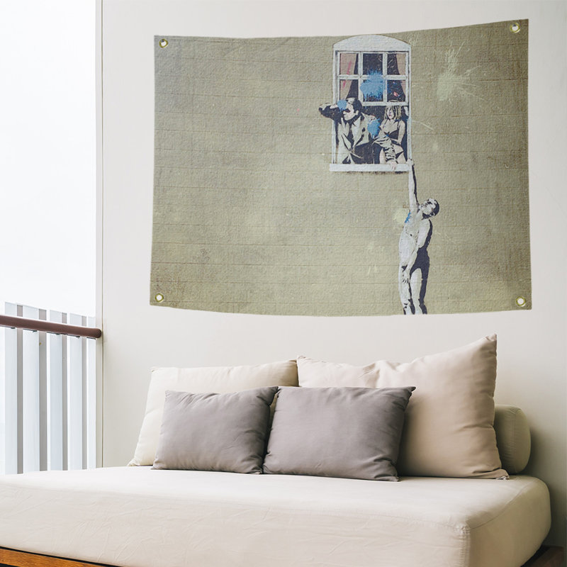 Tapisserie de polyester suspendue à l’homme de fenêtre, H 26 po x l 36 po x P 1 po