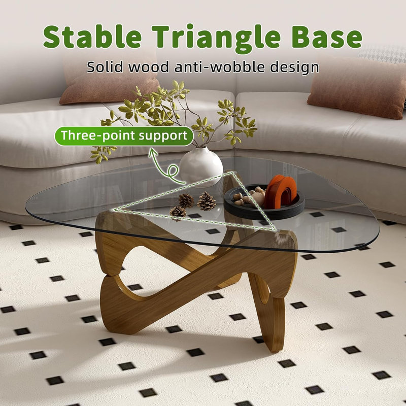 Table basse moderne triangulaire, plateau en verre trempé de 32,3 po avec base sculpturale en bois, table d'appoint pour le salon, petits espaces