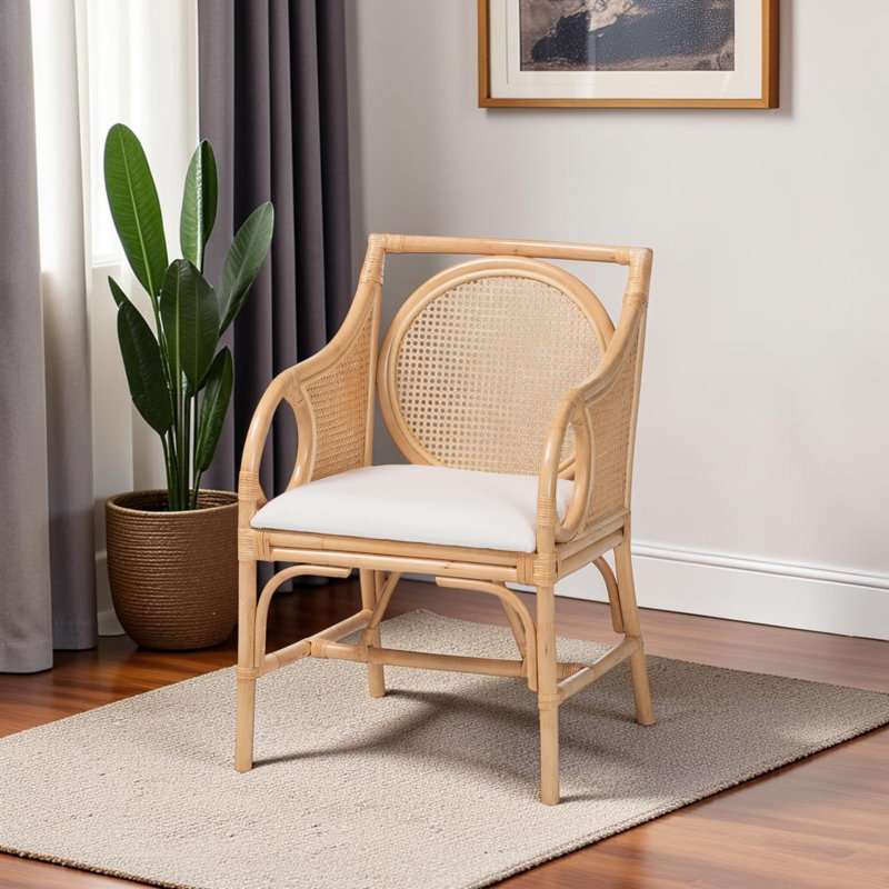 Fauteuil Hotaru en rotin avec coussin d'assise rembourré