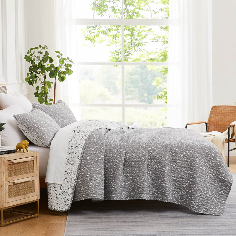 Botanical Leaves Collection Oversized Reversible light weight Quilt Set with shams, Full/Queen Quilt + 2 Standard Shams, Grey