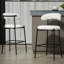 Tabouret de bar 26 po à hauteur de comptoir avec tabouret de bar et housse en tissu noir avec revêtement thermolaqué et repose-pieds-524108566